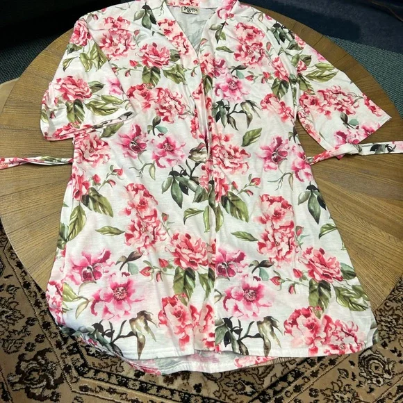 Open-Front Robe - Picture 12 of 14